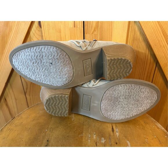 Rocket Dog Camel Color Booties, Size 7 - Picture 7 of 9